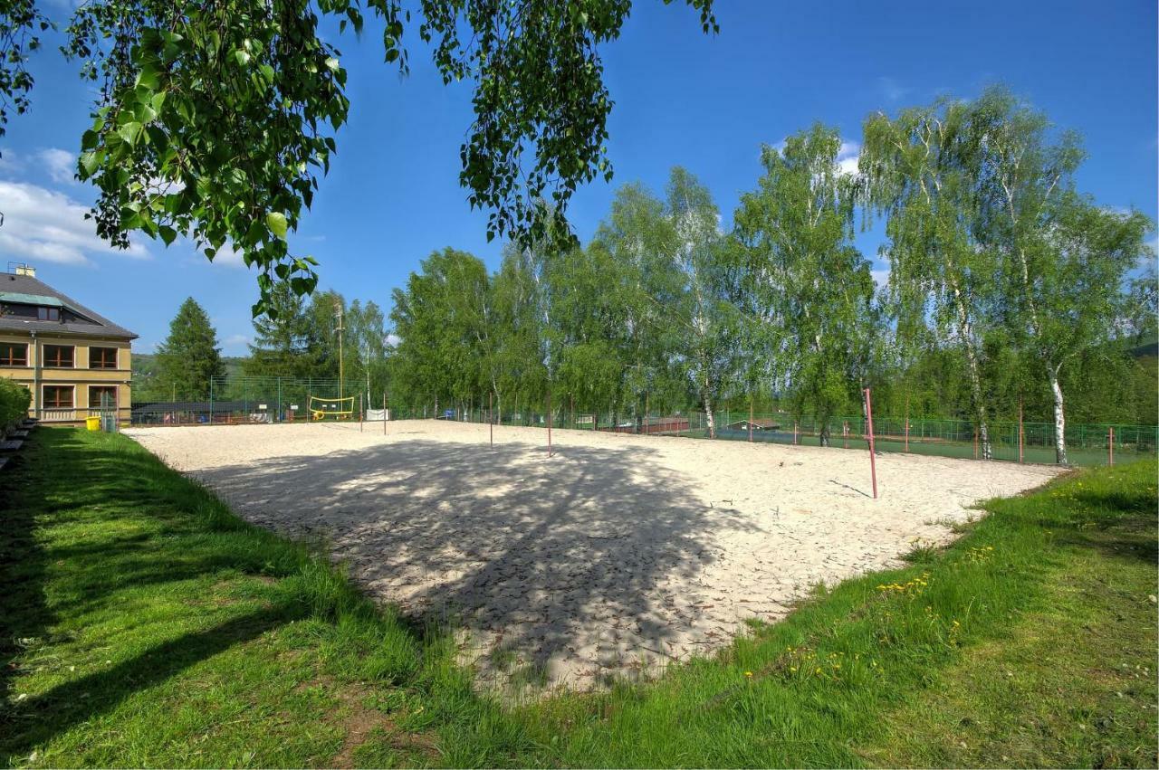 Ubytovani Jiretin Appartement Jiřetín pod Jedlovou Buitenkant foto